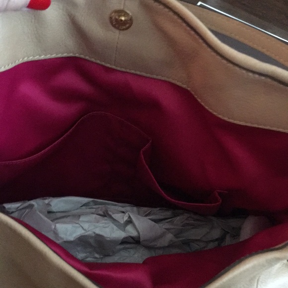 Gorgeous Coach Leather Bag, Tan, NWT, Retail $398 - Picture 10 of 13